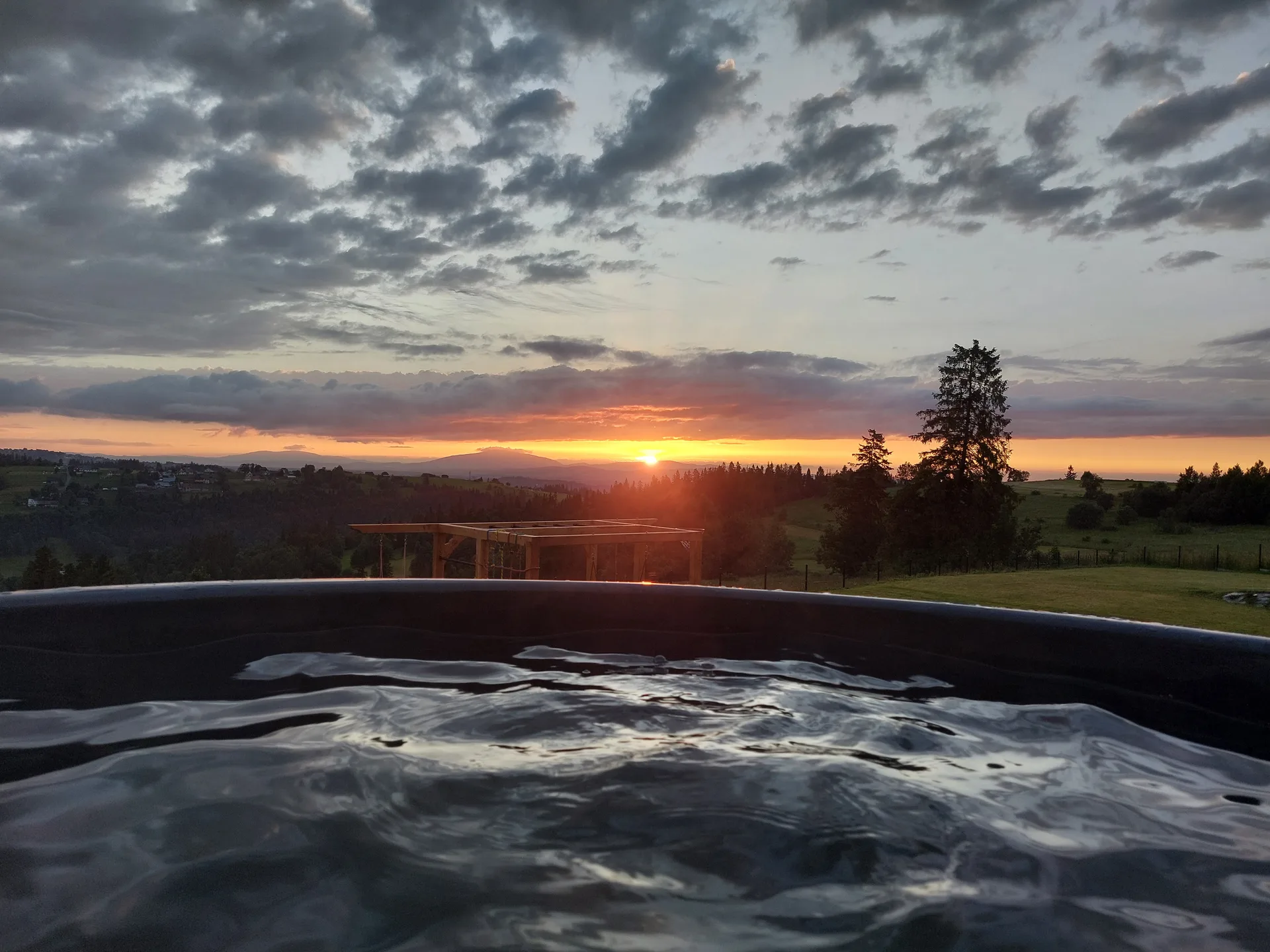 Zachód słońca i Babia Góra z balii