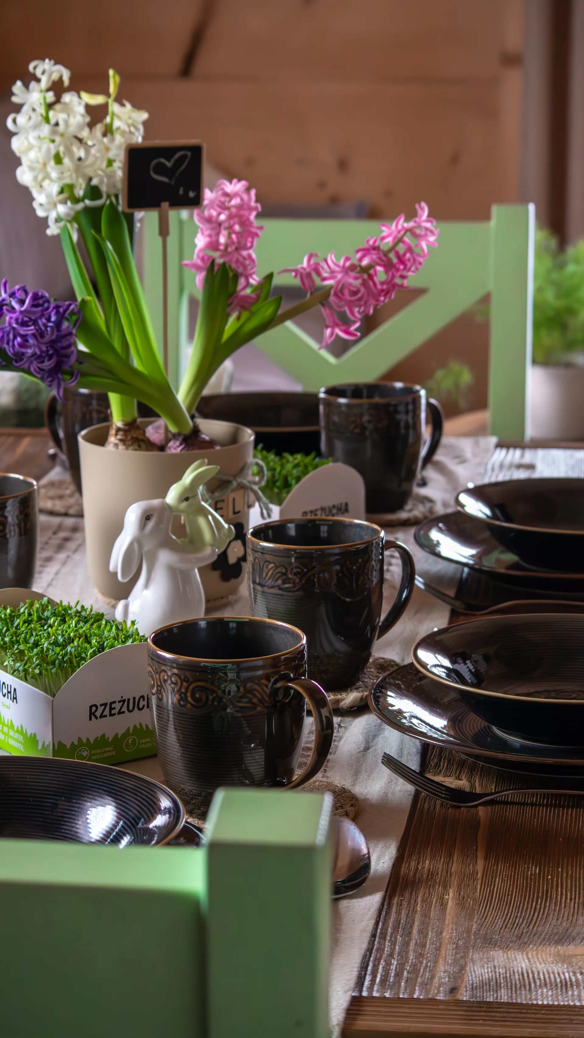 Wiosenne nakrycie stołu